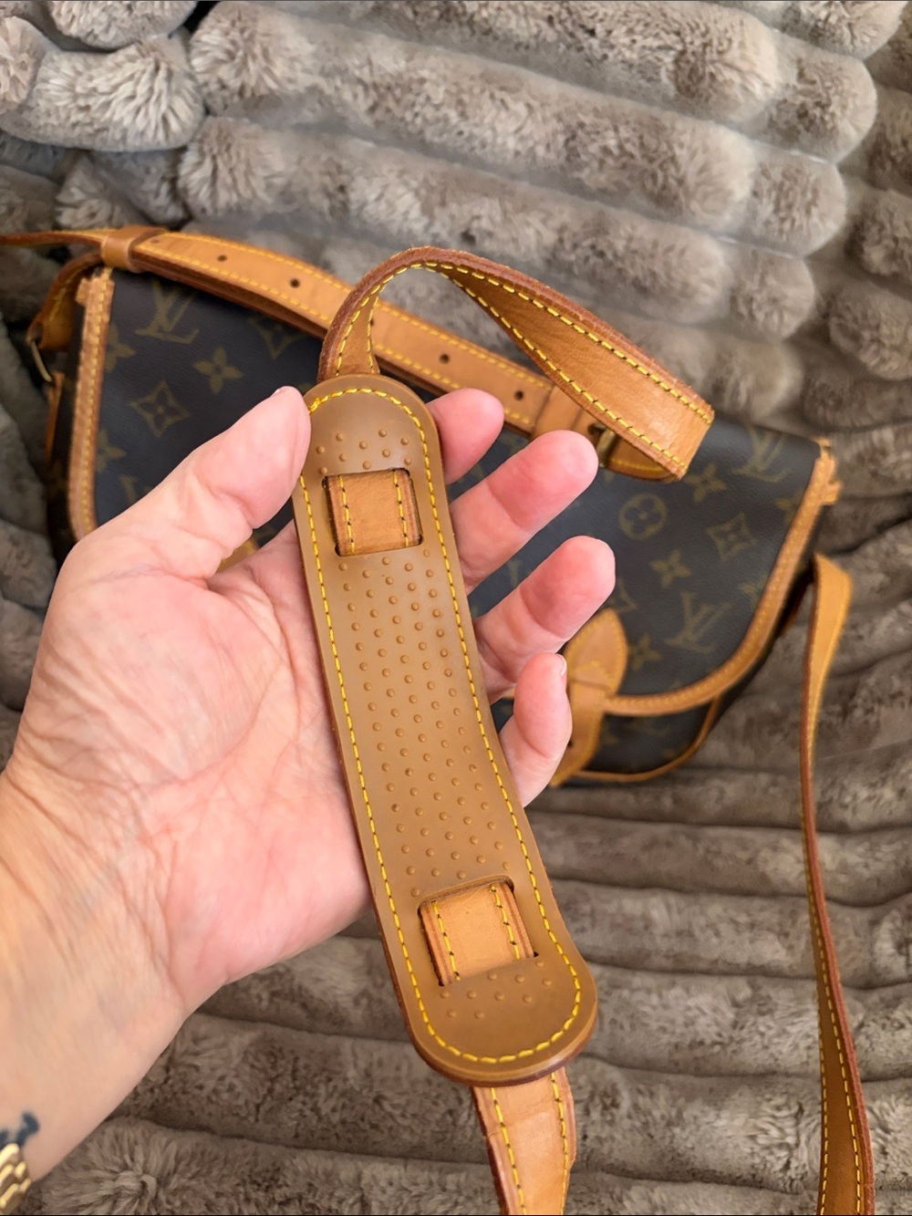 Louis Vuitton Monogram Canvas Crossbody Bag - Brown/ Tan - Picture 14 of 15